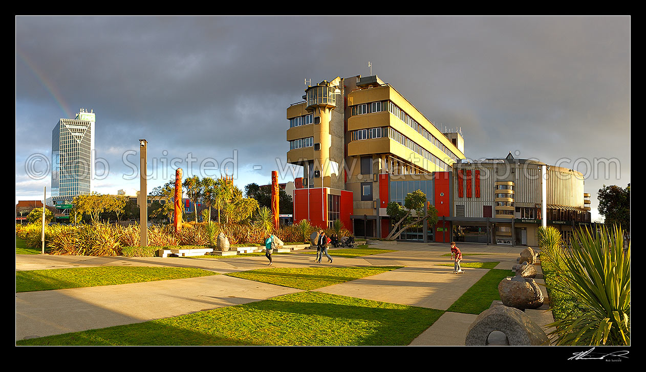 Image of Palmerston North City Council building in The Square, with large Maori carvings in the gardens. Panorama, Palmerston North, Palmerston North City District, Manawatu-Wanganui Region, New Zealand (NZ) stock photo image